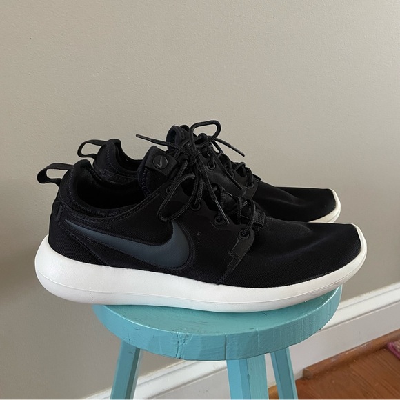 Nike Roshe Run Two Black Anthracite 854931-002 Women’s Size 8 - Picture 6 of 7